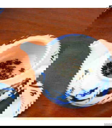 té azul de taiwán oolong en tetera